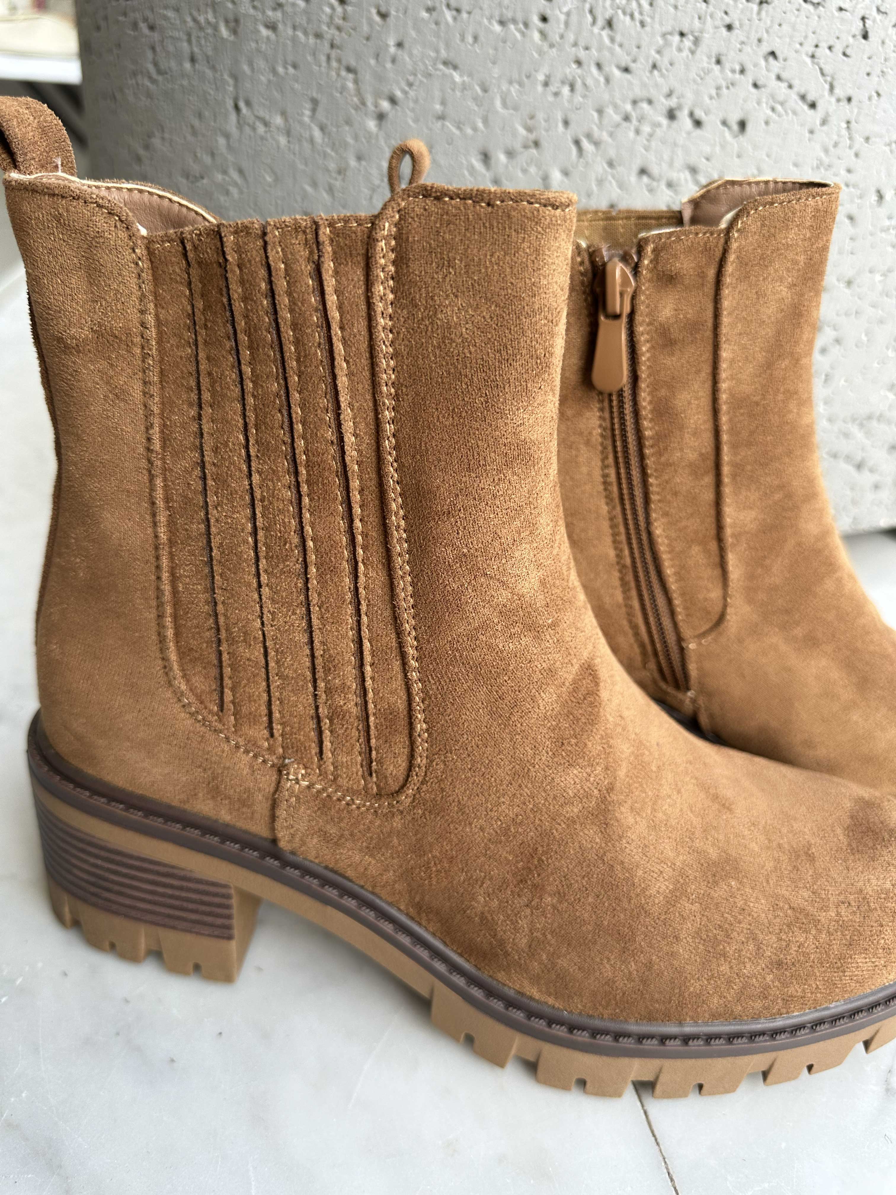 Cuba - Støvler i ruskindslook med bred hæl